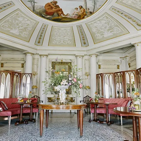 Отель Passalacqua Мольтрасио