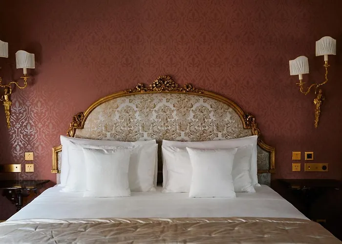 Passalacqua Hotel